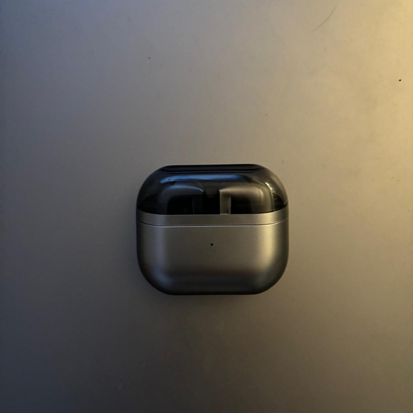Samsung Galaxy Buds3 en Argent oreillettes neuves - Picture 8 of 10